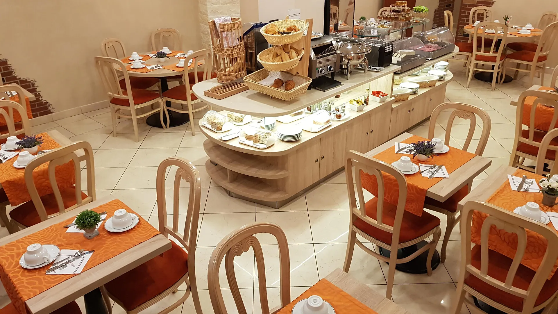 Champerret Elysees Отель
