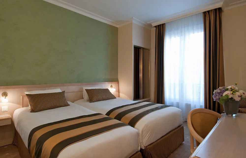 Отель Champerret Elysees 3*