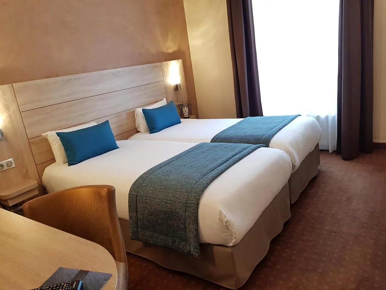 Champerret Elysees 3* Paris