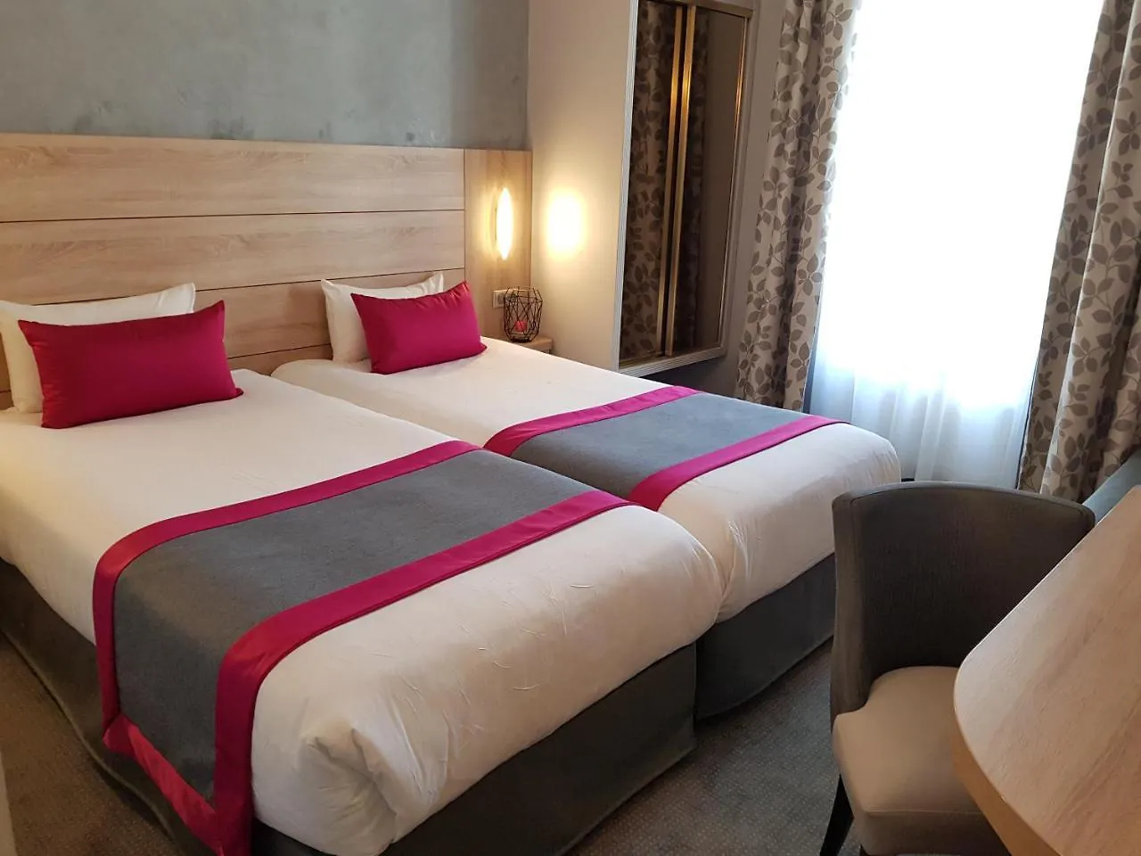 Отель Champerret Elysees 3*